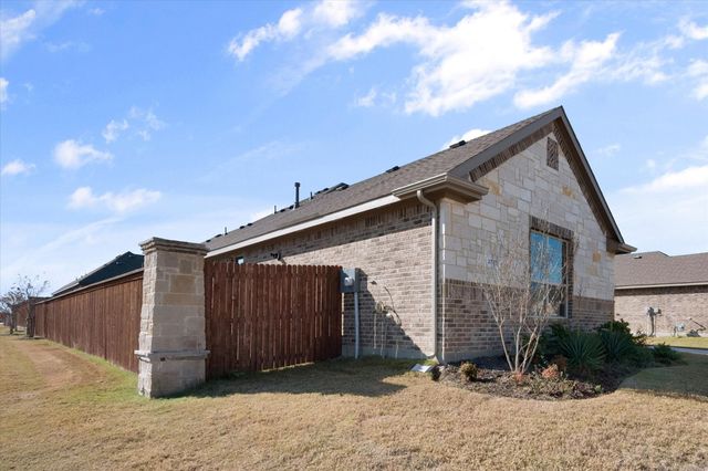 3703 Twin Pines Drive, Grand Prairie, TX 76065