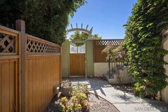4009 Illinois, San Diego, CA 92104