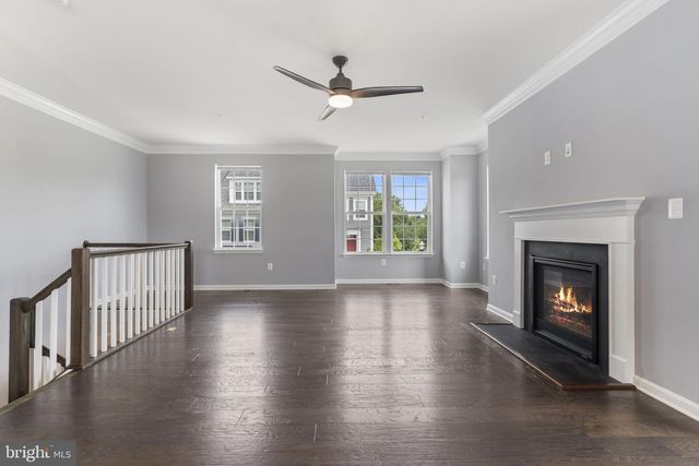 37 MUSTANG DR, La Plata, MD 20646