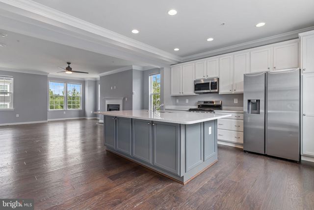 37 MUSTANG DR, La Plata, MD 20646