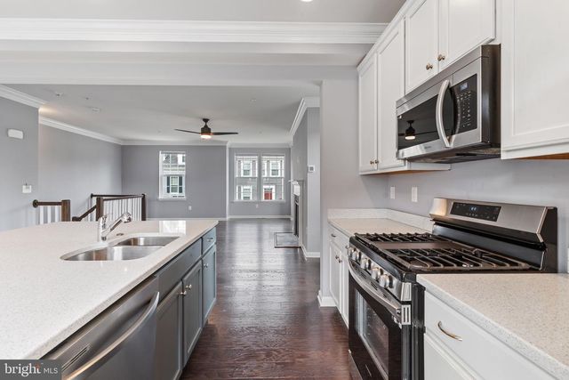 37 MUSTANG DR, La Plata, MD 20646