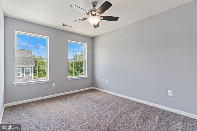37 MUSTANG DR, La Plata, MD 20646