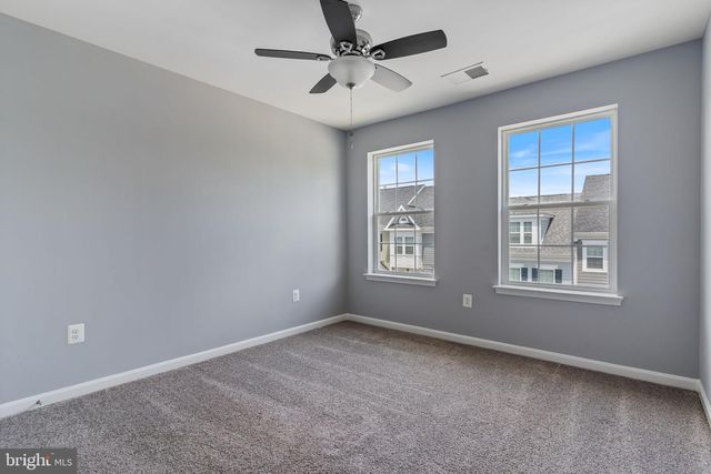 37 MUSTANG DR, La Plata, MD 20646