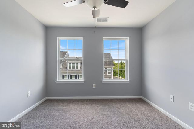 37 MUSTANG DR, La Plata, MD 20646