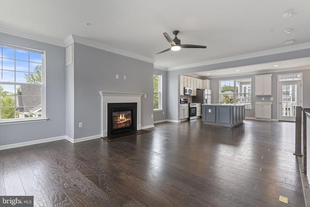 37 MUSTANG DR, La Plata, MD 20646