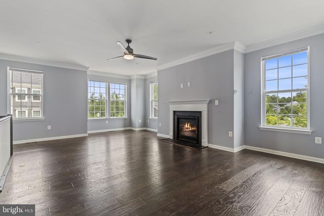 37 MUSTANG DR, La Plata, MD 20646