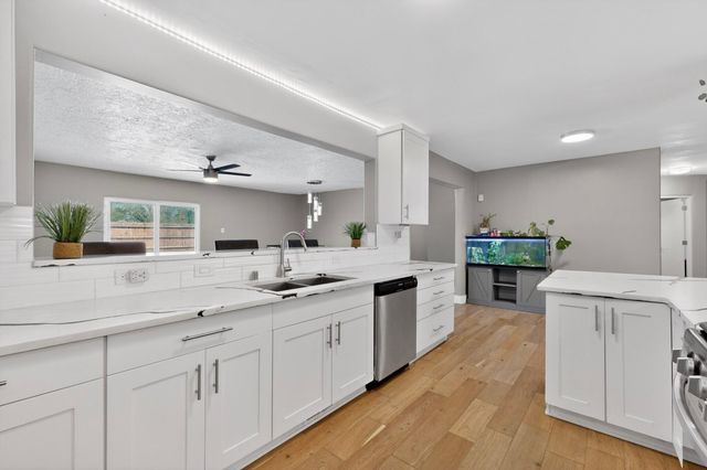 1112 Truman Street SE, Albuquerque, NM 87108