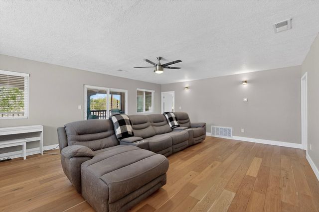 1112 Truman Street SE, Albuquerque, NM 87108
