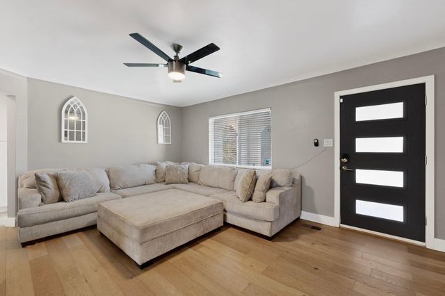 1112 Truman Street SE, Albuquerque, NM 87108