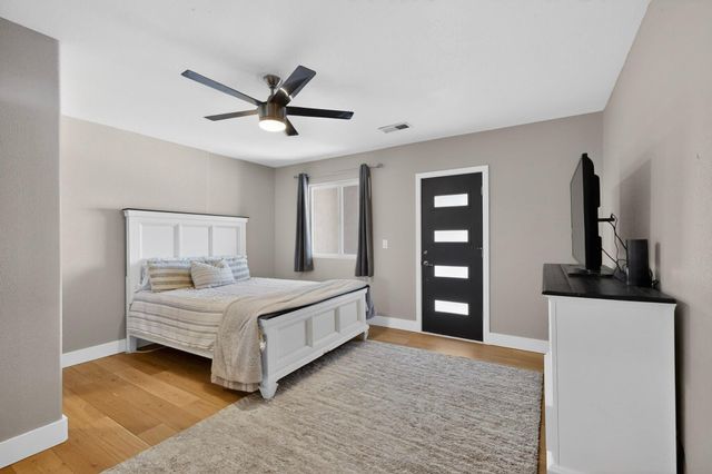 1112 Truman Street SE, Albuquerque, NM 87108