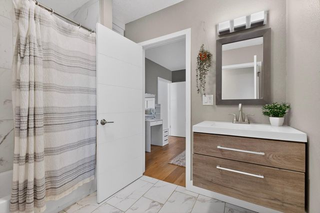 1112 Truman Street SE, Albuquerque, NM 87108