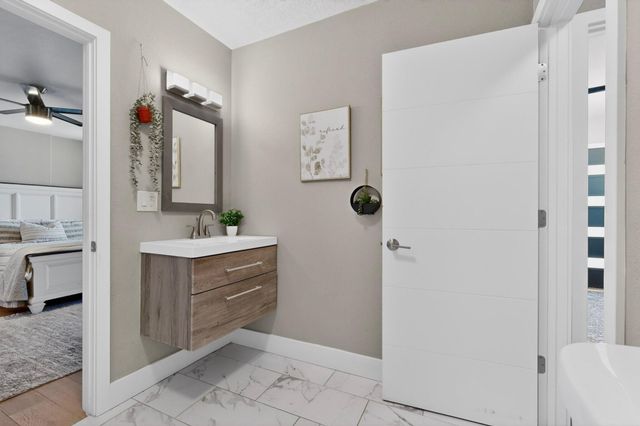 1112 Truman Street SE, Albuquerque, NM 87108