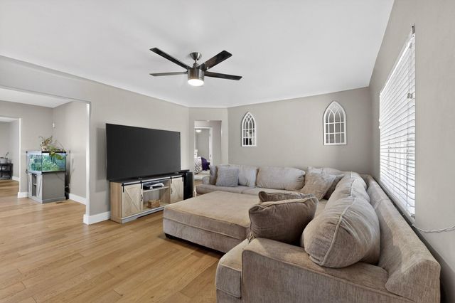 1112 Truman Street SE, Albuquerque, NM 87108