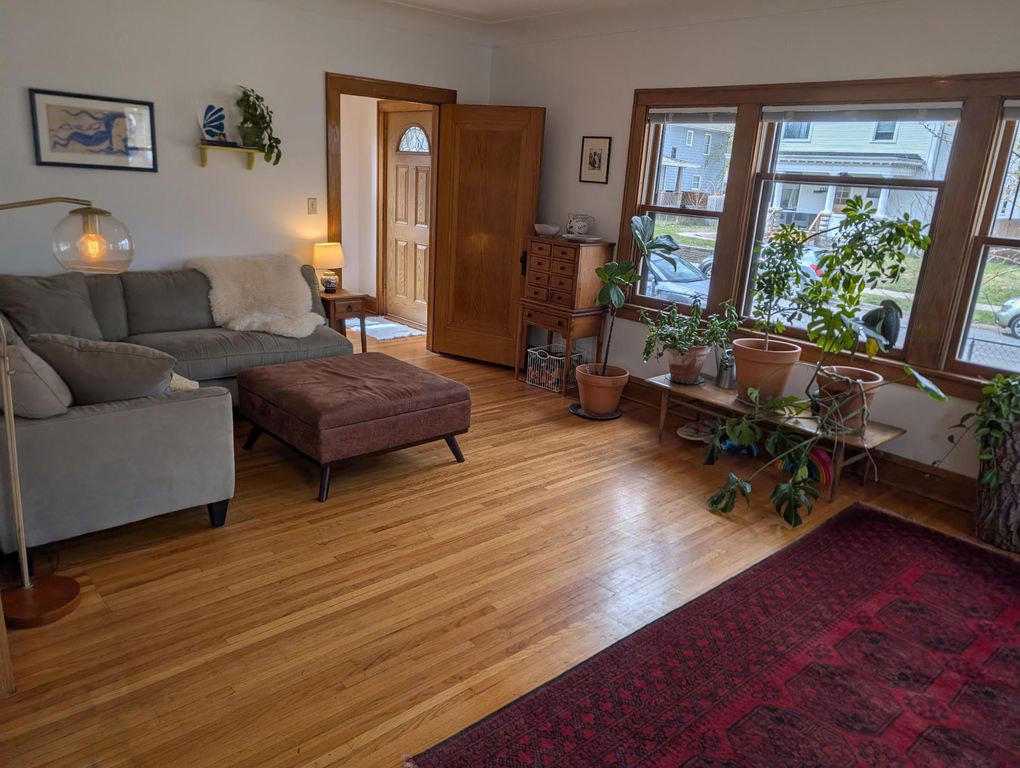 2324 Dupont Avenue N, Minneapolis, MN 55411