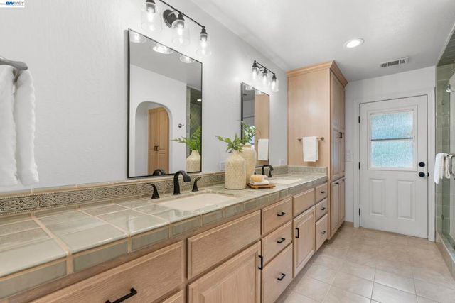 1816 Piedras Cir, Alamo, CA 94507