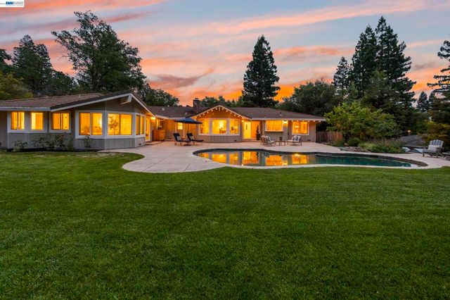 1816 Piedras Cir, Alamo, CA 94507