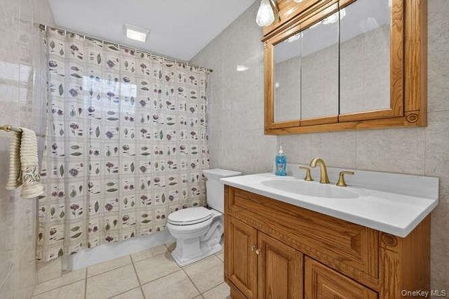 400 Foch Boulevard, Mineola, NY 11501