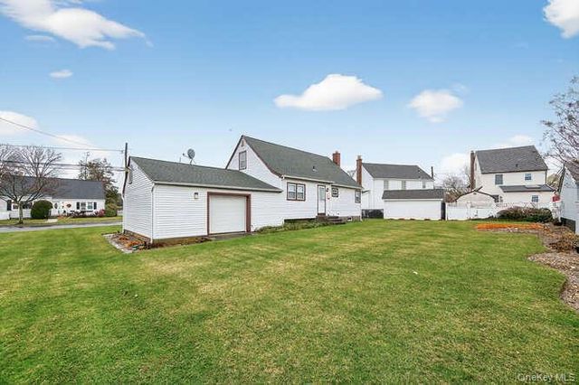 400 Foch Boulevard, Mineola, NY 11501