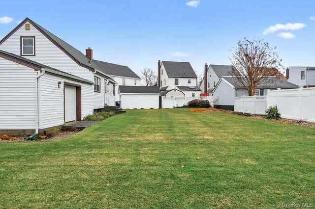 400 Foch Boulevard, Mineola, NY 11501