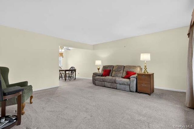 400 Foch Boulevard, Mineola, NY 11501