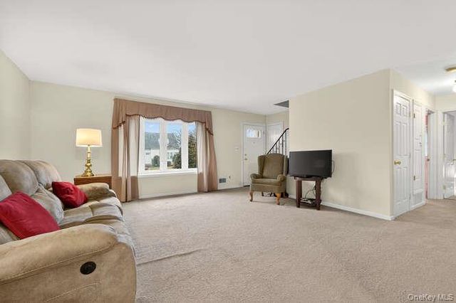 400 Foch Boulevard, Mineola, NY 11501