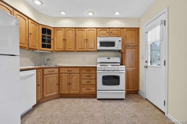 400 Foch Boulevard, Mineola, NY 11501