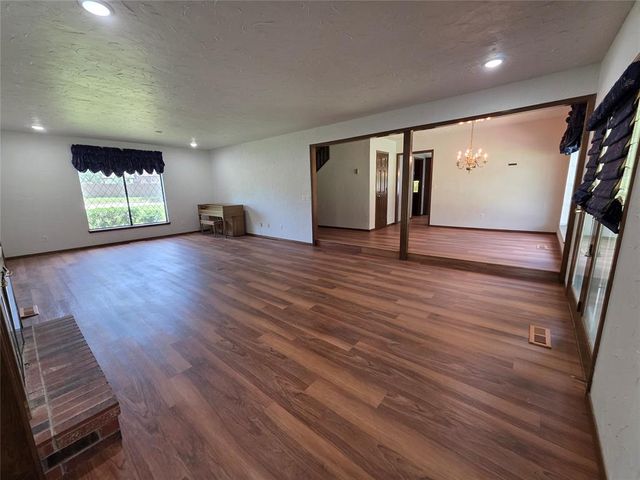 2430 Northwood Drive, Seminole, OK 74868