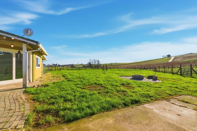 7580 Latrobe Rd, Shingle Springs, CA 95682