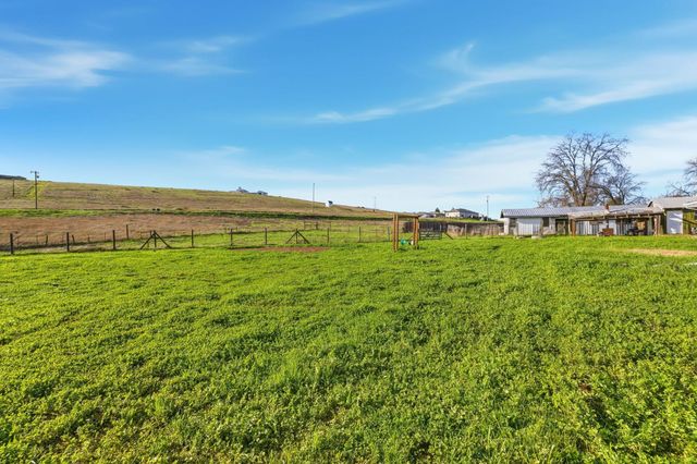 7580 Latrobe Rd, Shingle Springs, CA 95682