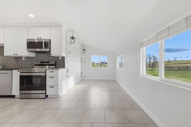 7580 Latrobe Rd, Shingle Springs, CA 95682