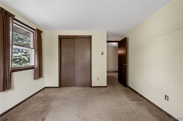 3929 Derby Dr, Onondaga, NY 13215