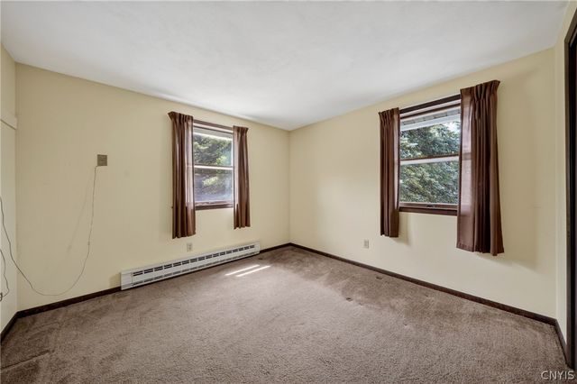 3929 Derby Dr, Onondaga, NY 13215