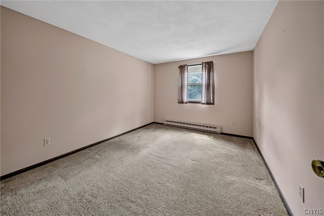 3929 Derby Dr, Onondaga, NY 13215