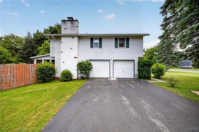 3929 Derby Dr, Onondaga, NY 13215