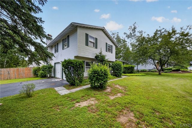 3929 Derby Dr, Onondaga, NY 13215