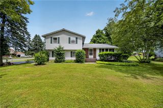 3929 Derby Dr, Onondaga, NY 13215