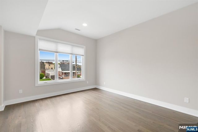 139 Philip, Elmwood Park, NJ 07407