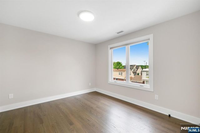 139 Philip, Elmwood Park, NJ 07407