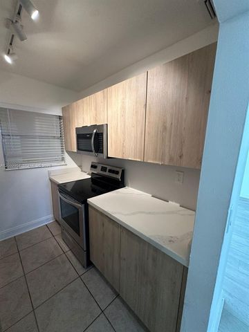 2008 N Jackson Street B4, Hollywood, FL 33020