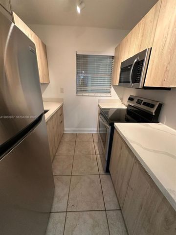 2008 N Jackson Street B4, Hollywood, FL 33020