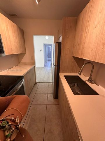 2008 N Jackson Street B4, Hollywood, FL 33020