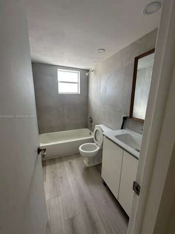2008 N Jackson Street B4, Hollywood, FL 33020