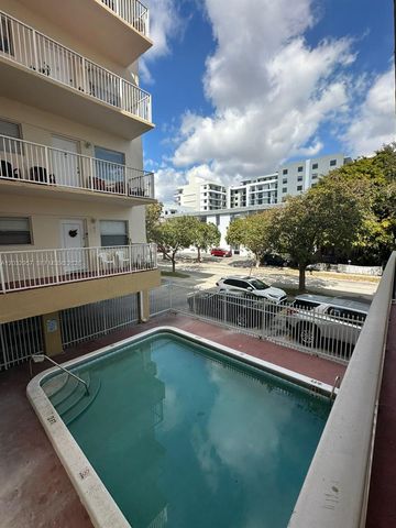 2008 N Jackson Street B4, Hollywood, FL 33020