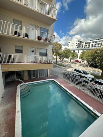 2008 N Jackson Street B4, Hollywood, FL 33020