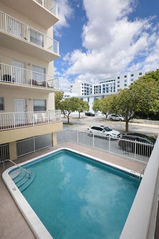 2008 N Jackson Street B4, Hollywood, FL 33020