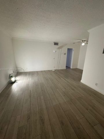 2008 N Jackson Street B4, Hollywood, FL 33020