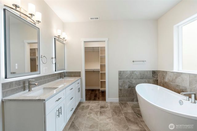 6827 Kyodi Court SE, Tumwater, WA 98501