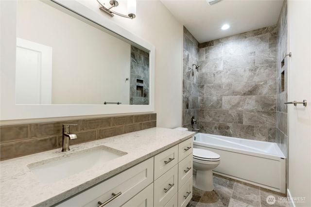 6827 Kyodi Court SE, Tumwater, WA 98501