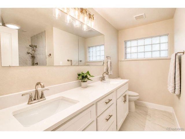 145 Dudley St, Lakewood, CO 80226