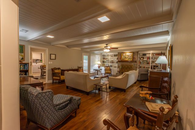 812 Velma St., Hattiesburg, MS 39402